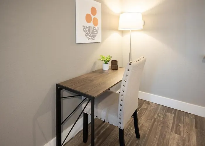 Landing - Modern With Amazing Amenities *