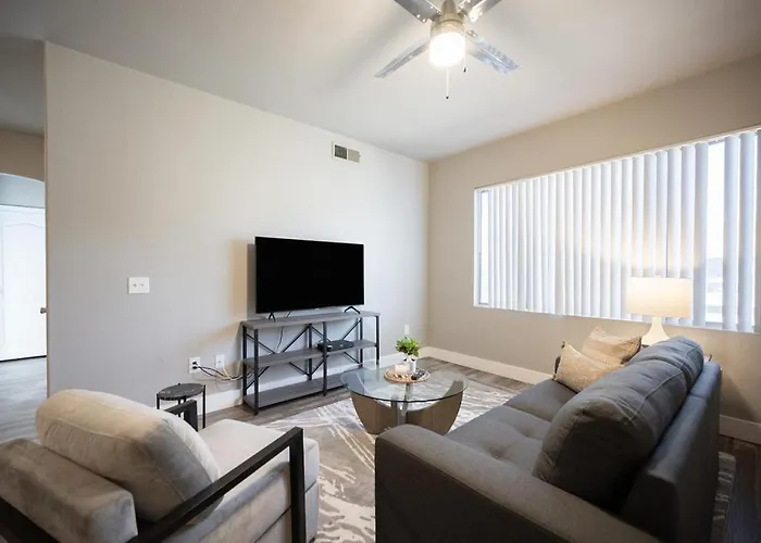 Apartment Landing - Modern With Amazing Amenities *